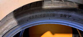 2ks Bridgestone 225/40R18 - 4