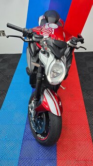 MV Agusta Brutale 800 - 4