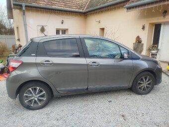 Toyota Yaris 1.5 VVT-iE - 4