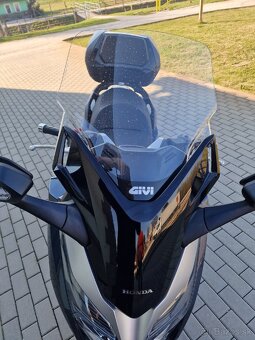 Honda Forza 300 , 11600km, r.v. 2019 - 4