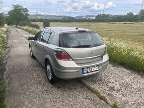 Opel Astra H  1.6 Benzín - 4