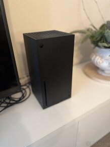 XBOX series X - 4