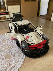 Stavebnica Porsche 911 RSR - 1580 dielikov (42096) - 4