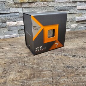 AMD Ryzen 7 7800X3D. Top - 4