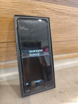 Samsung Galaxy Z-Flip 4 - 4