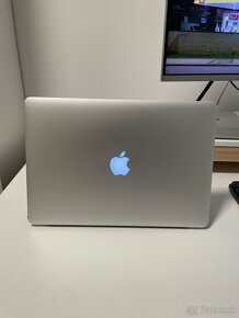 PREDÁM - Macbook Pro 15' Mid 2015 - 2,5 GHz i7, 16GB RAM - 4