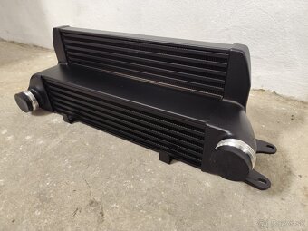 Predám nový veľký intercooler pre BMW E60 535d a iné - 4