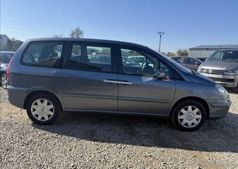 Peugeot 807 2,0 16V 7SEDADEL, TAŽNÉ benzín manuál 103 kw - 4