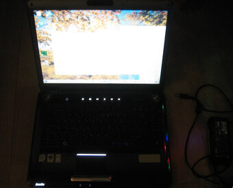 TOSHIBA Satellite A300-15J (displej 15,4") - 4