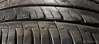 Predám 4ks pekné letné 235/65r16C Michelin na dodávku - 4