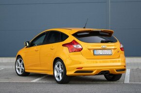 Ford Focus 2.0 EcoBoost SCTi ST R - 4