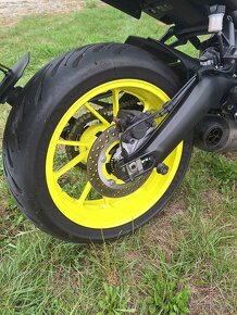 YAMAHA MT09 - 4