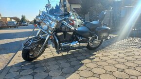 Suzuki Intruder 1500 - 4