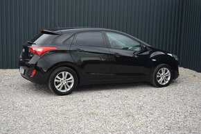 Hyundai i30 1.6 Benzín SR pôvod Top Stav - 4