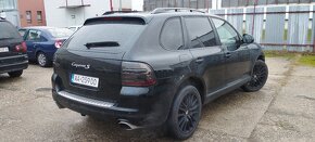 Porsche Cayenne - 4