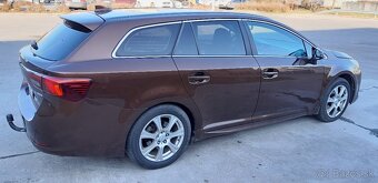 Toyota avensis combi 1.6 D4D - 4