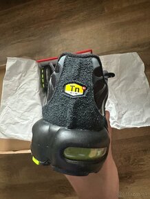 Nike Air Max Plus TN Black Volt - 4