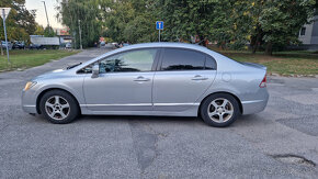 Honda Civic 1,3 hybrid 70kW sedan automat CVT - 4