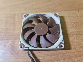 Ventilátor Noctua a ASUS a káble rezervované - 4