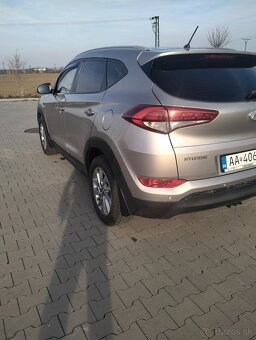 Hyundai Tucson - 4