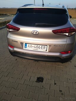 Hyundai Tucson - 4