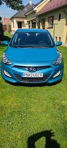 Hyundai i30 1,6 crdi 81kw veĽmi pekný - 4