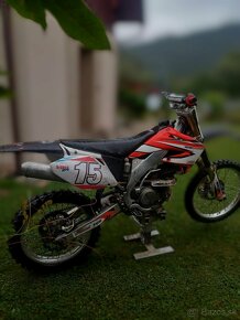 Honda CRF450 - 4