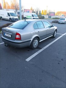 Škoda Octávia 1.6 benzín - 4