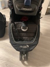 City mini jogger a Maxi Cosi set s adaptérmi a hračkami - 4