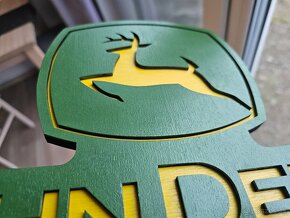 JOHN DEERE Drevené 3D logo 35x20cm - 4