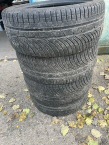 Zimne gumy 225/40 r18 - 4