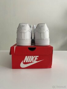 Nike Air Force - All White - 4