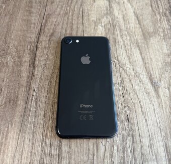 Predám - Apple iPhone 8 64GB, pekný stav - 4