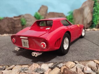 prodám model 1:18 ferrari 250 GTO 1964 - 4