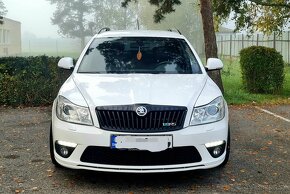 ŠKODA OCTAVIA RS FACELIFT COMBI 2.0 CR TDI - 4