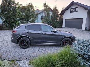 Alfa Romeo Stelvio Quadrifoglio Q4 QV - 4