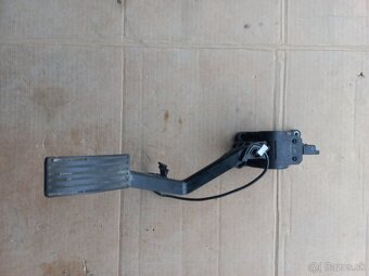 Predam motorcek stieracov a plynovy pedal na citroen C5 - 4