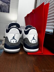 Jordan 3 Retro Midnight Navy - 4