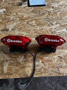 Predám Brembo brzdy 4 piest 323mm Brembo kit Brembo strmene - 4