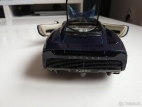 1:18 JAGUAR XJ220 Maisto - 4