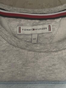 TOP stav komplet mikina a rifle Tommy Hilfiger velk.152 - 4