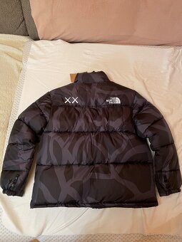 Zimná bunda Northface x Kaws - 4