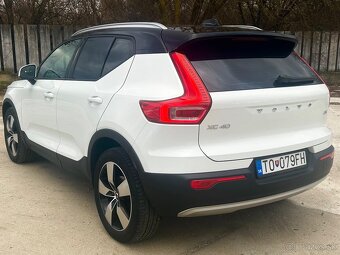 VOLVO XC40 MOMENTUM D3 AUTOMAT - 4