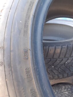 2x 235/45R17 Zimné pneumatiky Dunlop - 4