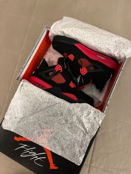 Jordan 4 Thunder Red - 4