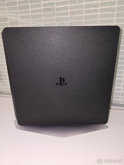 Predam PS4 slim + 2 ovládače - 4