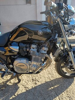 YAMAHA XJR 1300 - 4