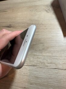 iPhone 8 White 64GB - 4