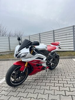 ✅ Yamaha R6 - 4