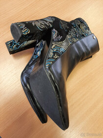Čierne kožené čižmičky s ornamentom OLIVIA SHOES (veľ.39) - 4